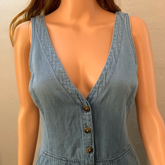 BCBGmaxazria Sleeveless Button Front Jumpsuit - Picture 5 of 8